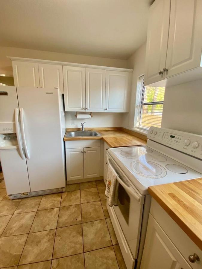 Two Fully Equipped Apartments And A Studio 5 Miles From The Beach St. Petersburg Exterior photo